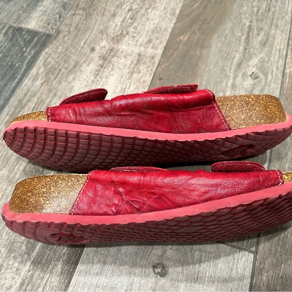 Think! RED Leather Adjustable Strap Sandals - Mizzi - EU 40 US 9 - 9.5 - Picture 6 of 6